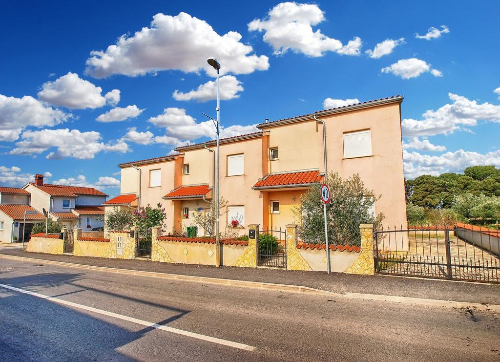 Apartment With 4 Bedrooms 446 Fažana エクステリア 写真