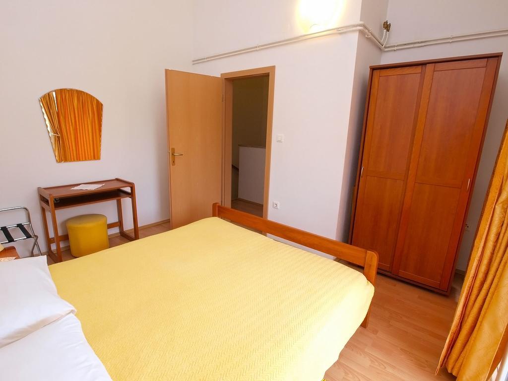 Apartment With 4 Bedrooms 446 Fažana エクステリア 写真